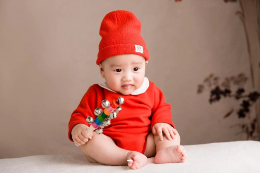 广州借卵试管代怀包男孩三个月的宝宝发育标准 广州借卵试管代怀包男孩三个月的宝宝发育标准