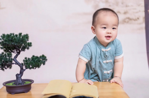 广州借卵试管代怀包男孩宝宝戒奶要哭几个晚上