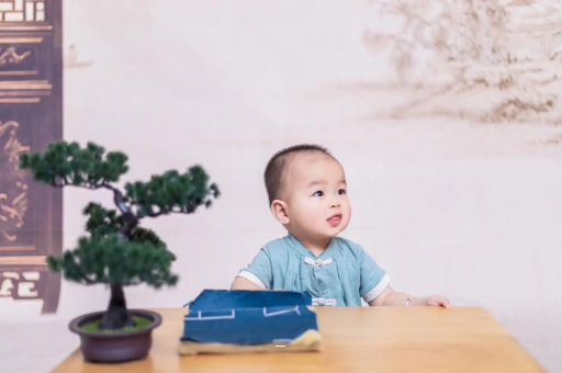 广州借卵试管代怀包男孩孕妇左侧睡不舒服